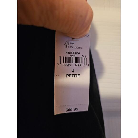 Gap Mid Rise Straight Up Khakis Navy Womens Size 4 petite NWT - Picture 2 of 7